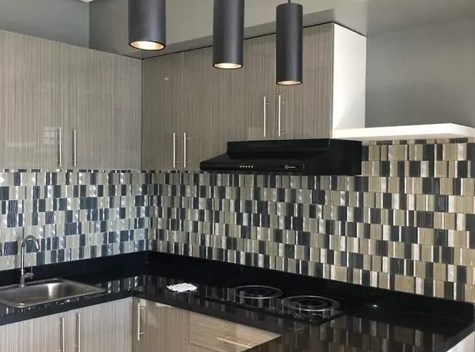 Avida Riala Towers-stylish & 1br 아파트호텔 4*